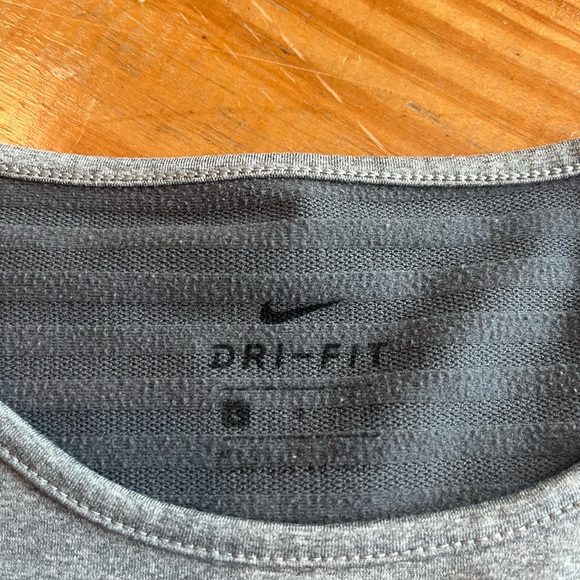 (335) NIKE DRI-FIT TOP - Picture 9 of 16